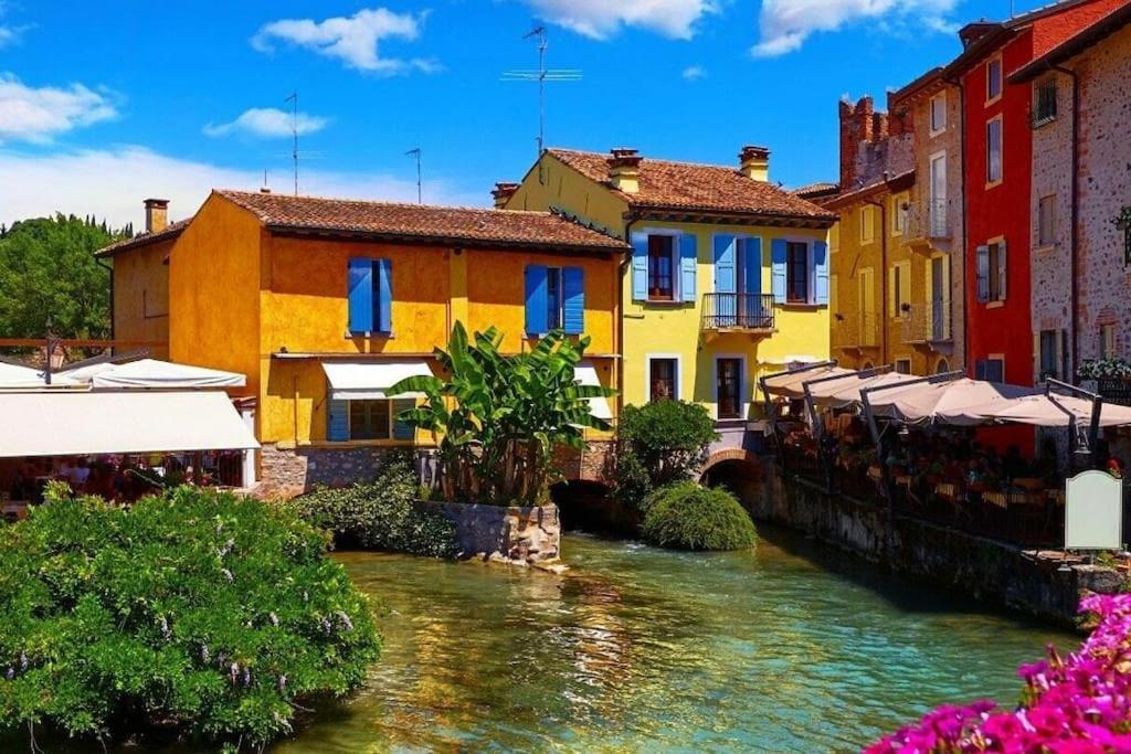 Sui Tetti Di Valeggio - Holiday Apartment Валеджо сул Минчио Екстериор снимка